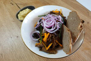 Rindfleischsalat mit Käferbohnen Rezept